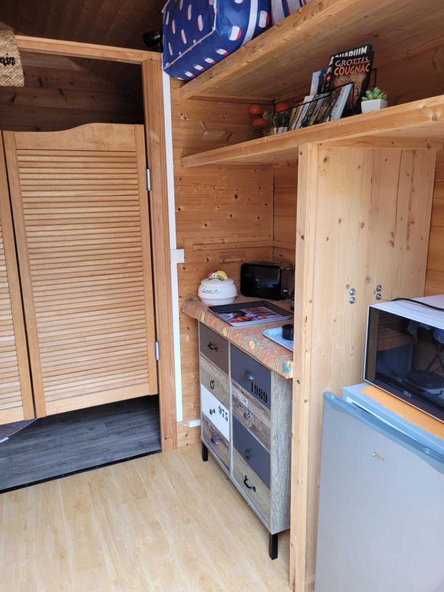 Au Petit Chalet Gigouzac Экстерьер фото